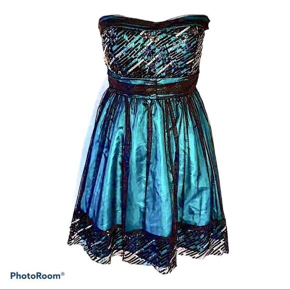 Delia’s Strapless Sequined cocktail Prom Dress Size 7/8 - Picture 2 of 5